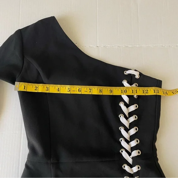 PREM Premonition Elegant Black One-Shoulder Dress with exquisite details - Picture 8 of 14